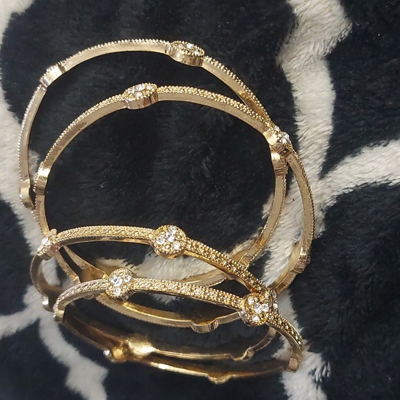 Set of 4 gold tone bangles - Picture 1 of 4